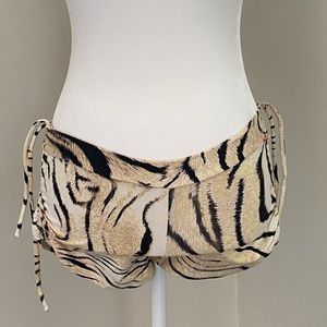 Shakti Side String Short